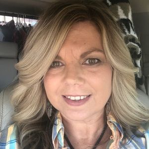 Meet your Posher, Connie